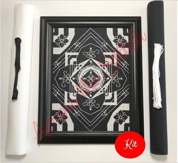 Kit Fleur Blanche Et Noire Mandala Point De Croix
