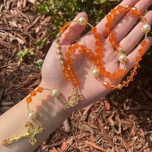 Helder oranje zon kristallen rozenkrans, 18k goud gevuld, katholiek geschenk, doopgeschenken, baby aandenken, Swarovski kralen, doopcadeau voor neefje