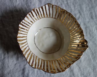 Tall Striped Bowl with Pure Gold Overglaze