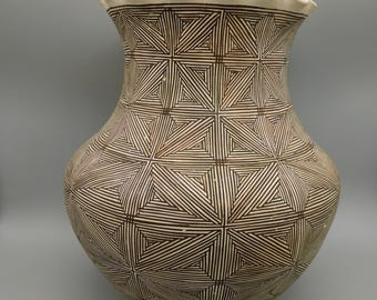 Large Acoma Fine Line Vase by Juana Leno