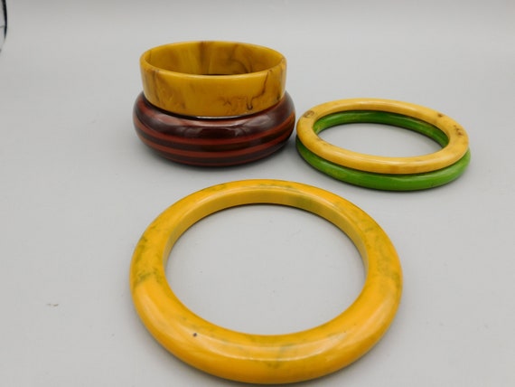 Five Bakelite Bangles Mid century modern - image 9