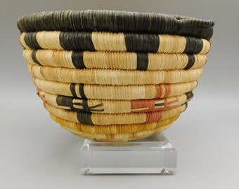 Beautiful Hopi Second Mesa Basket with deer