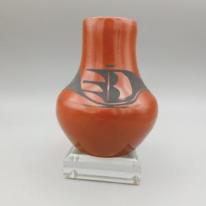 Carlos Dunlap San Ildefonso pottery Vase