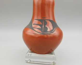 Carlos Dunlap San Ildefonso pottery Vase