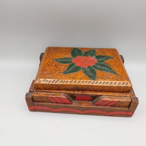 Beautiful arts and crafts pyrography box