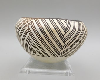 Anita Lowden Acoma Pottery Fine Line Vase