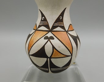 Charming Acoma Pot with bird design by Juana Leno