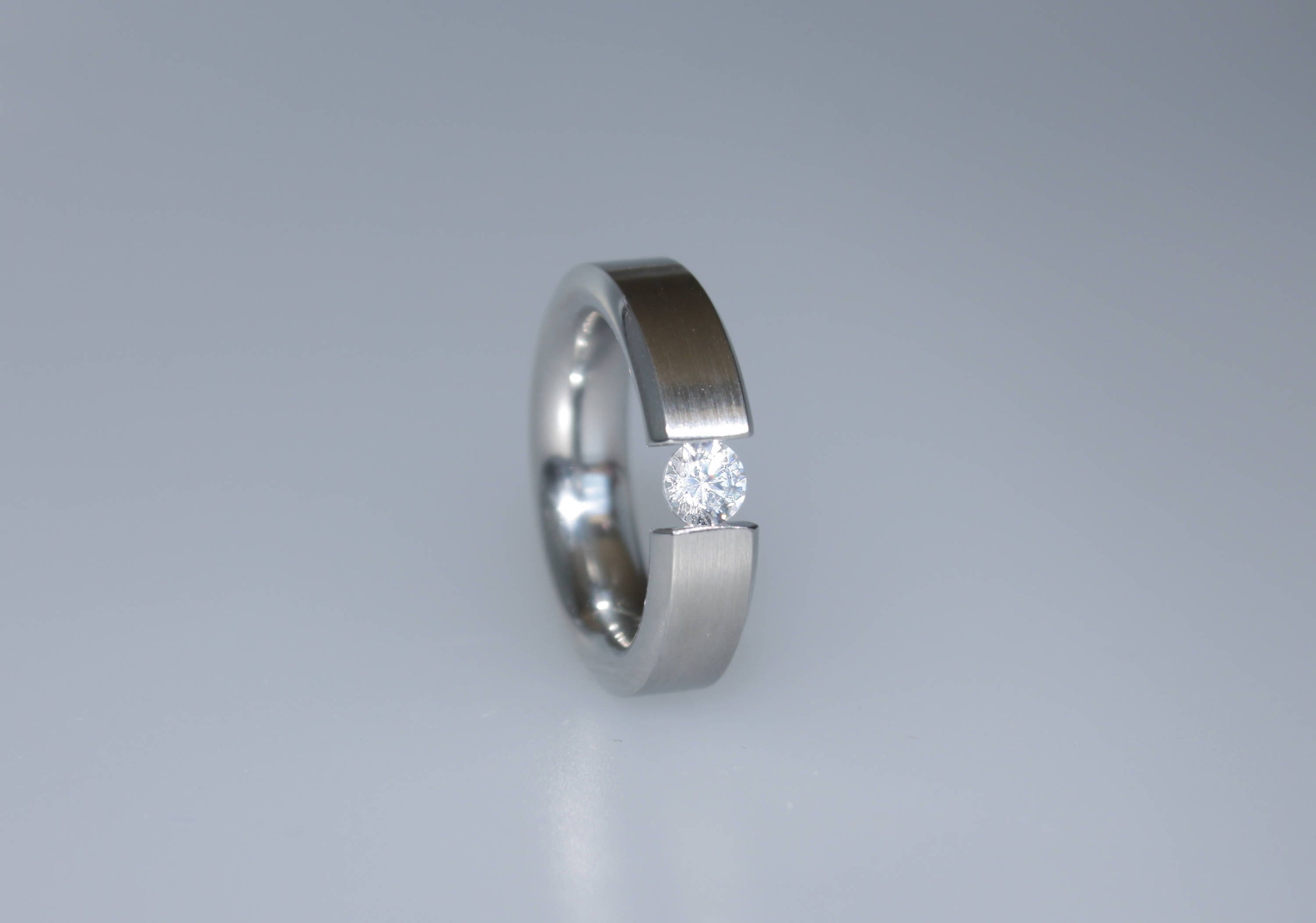Elegant Stainless Steel Solitaire Ring, Striking Tension Design, Handmade  Cubic Zirconia Ring, Iconic Single-stone Ring -  Denmark