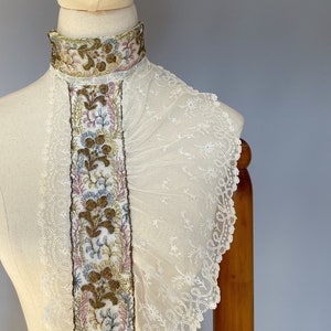 French Antique jabot collar, antique lace collar