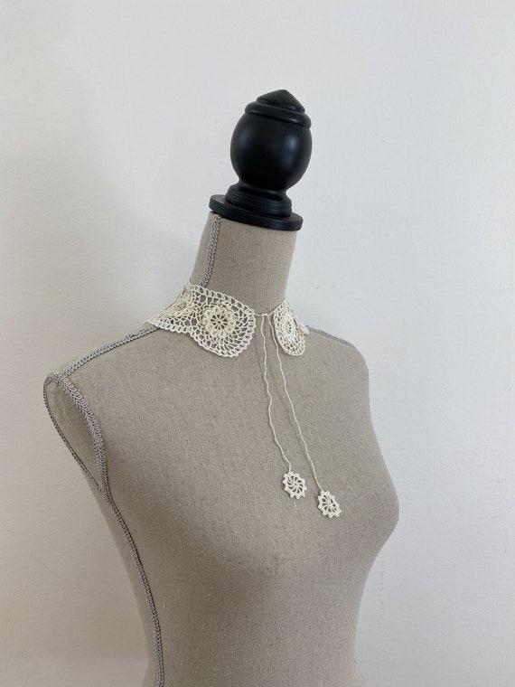 French antique lace collar, detachable crochet co… - image 9