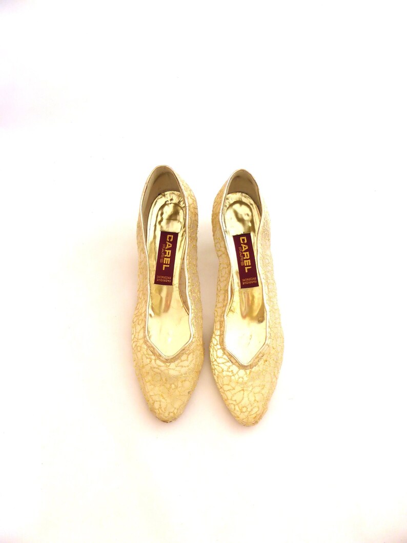 Vintage Carel Gold Shoes Gold Lace Shoes Low Heel Size 37 Vintage Carel Gold Shoes Gold Lace Shoes Low Heel Size 37