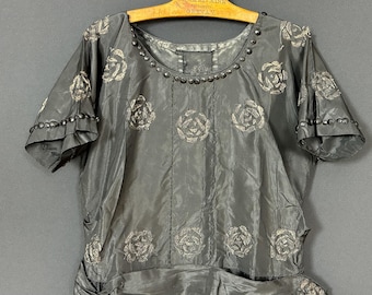 1920s gown to restore, for design inspiration