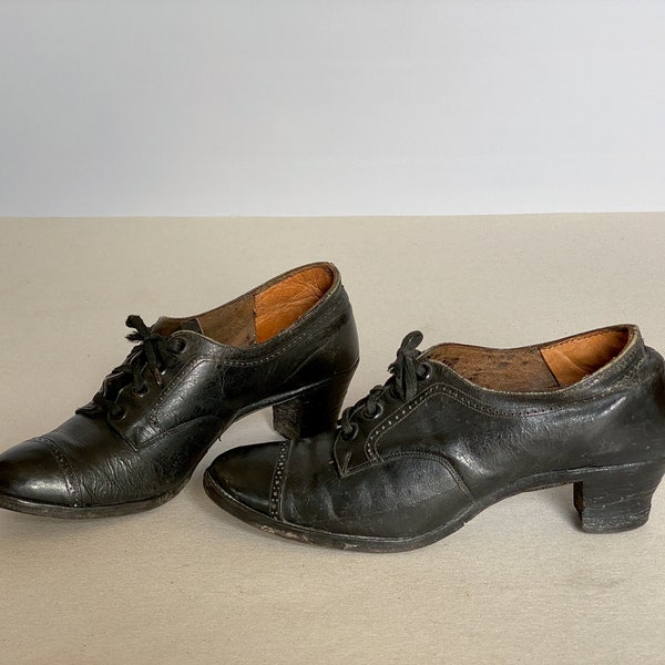 French antique 1920s shoes, late Edwardian black leather Oxfords