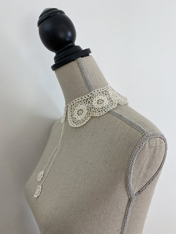French antique lace collar, detachable crochet co… - image 6