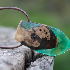 Northern lights, Aurora, Green Resin Necklace, Wood resin, Resin necklace, Ocean pendant, Wood resin necklace, Wood and resin, Borealis