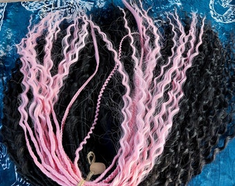 Rastas negras, rastas rosas, extensiones de rastas onduladas, rastas rizadas, rastas de ganchillo de doble punta, rastas sintéticas, rastas de ganchillo DE, rastas de ganchillo rosa claro