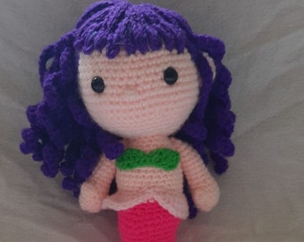 Ręcznie robiona na szydełku zabawka syrenka amigurumi: prezent dla małej syrenki