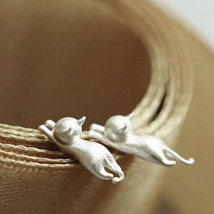 Sterling Silver S925 Dust 3D CAT Earrings, Tiny Earrings, Dainty Earrings, Delicate Stud, Minimalist Earrings, Everyday Jewelry YCZ107