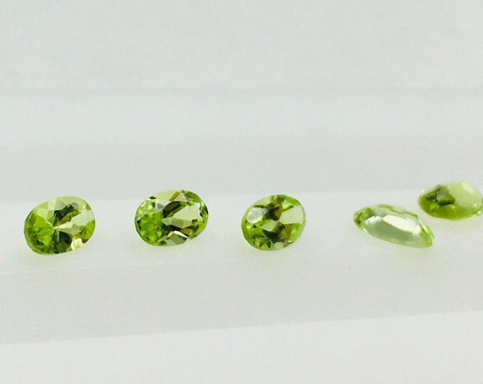 3X5 OVAL 124 Pieces 29.95 Carats Natural Gemstones Top Quality PERIDOT Cut Stones Lot, Loose Gemstones, Back Point Gemstone, Rare To Find,