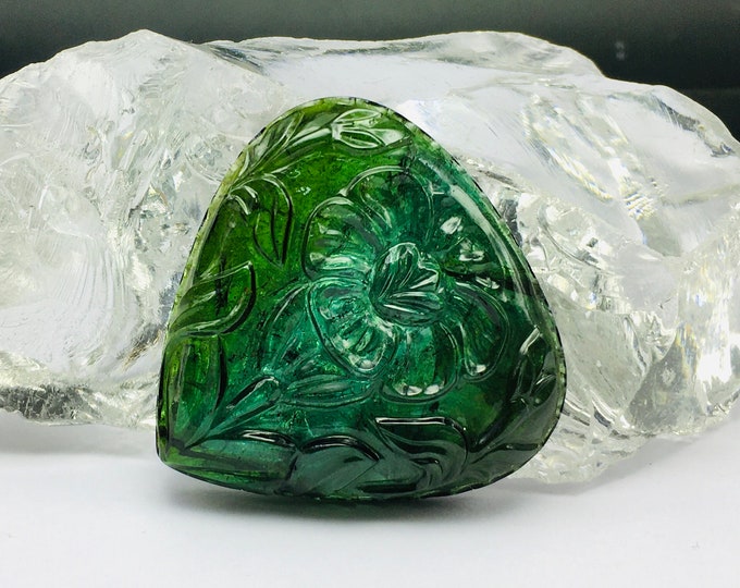 Natural GREEN TOURMALINE/Width 50.05MM/Length 49.24MM/Height 7.50MM/Weight 172.15 carats/Beautiful hand carved green Tourmaline/Gemstone