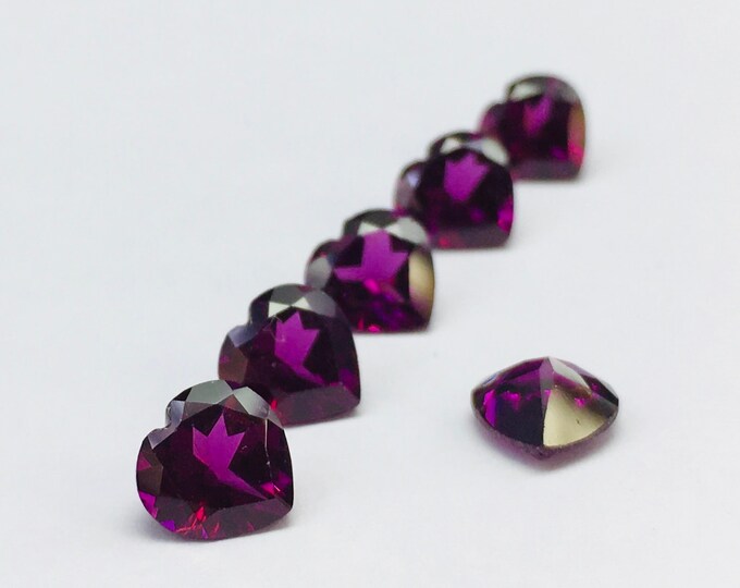 Natural RHODOLITE Cut Stone/7MM HEART/Perfect magenta color/hand carved from top/beautiful color of Rhodolite/every piece is selected