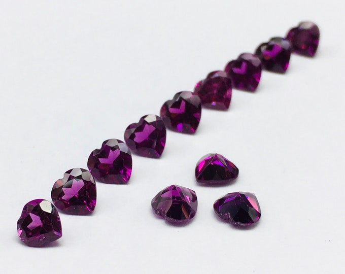 Natural RHODOLITE Cut Stone/5MM HEART/Perfect magenta color/hand carved from top/beautiful color of Rhodolite/every piece is selected