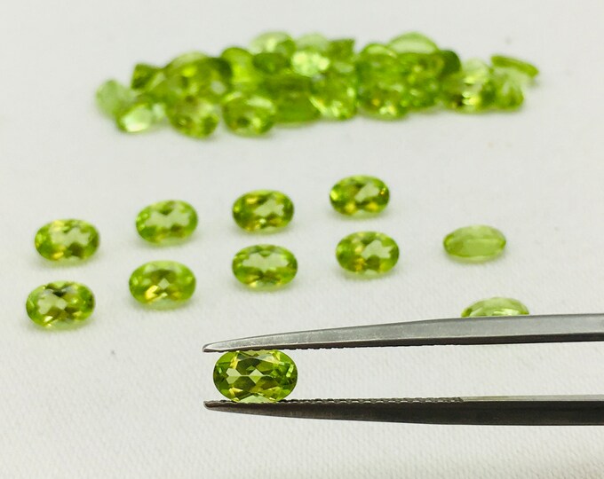 PERIDOT CUT 4X6/Oval shape/Heigth 3.00MM/Approx 0.54 carat/AAA quality grade/Natural Peridot lot of 46 pieces/Beautiful deep green color/