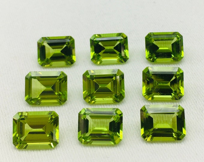 PERIDOT CUT 8X10/Octagon shape/Heigth 4.50MM/Approx 3.40 carat/AAA quality grade/Natural Peridot cut/Beautiful deep green color/Amazing cut