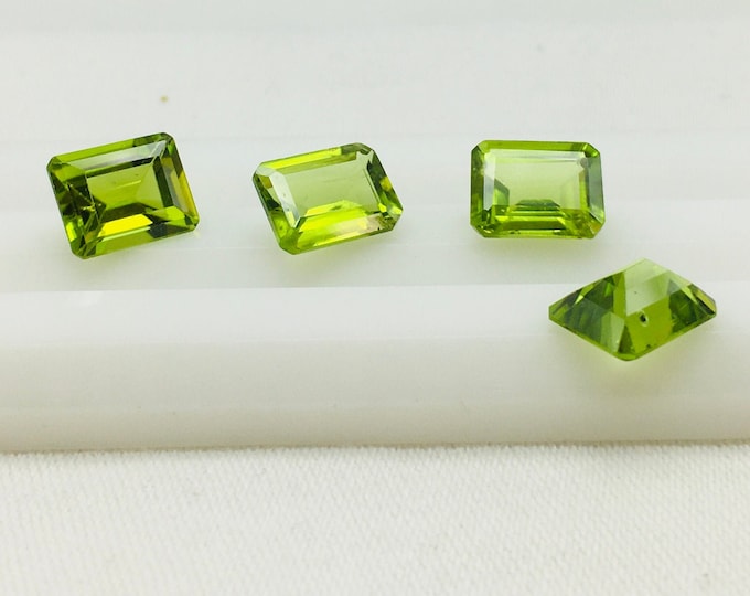 PERIDOT CUT 8X10/Octagon shape/Heigth 4.50MM/Approx 3.40 carat/AA quality grade/Natural Peridot cut/Beautiful deep green color/Amazing cut