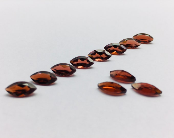 Natural RED GARNET Cut Stones Lot/MARQUISE/4X8MM/710 Pieces/487.25 Carats/782.00 Dollars/Loose Gemstones, Back Point Gemstone, Rare