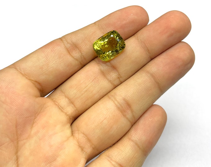 Natural HELIODOR ( Aquamarine )/Size 12.50X15.70MM/Cushion shape/Beautiful deep golden color/For jewelery makers/Back point gemstone/Rare