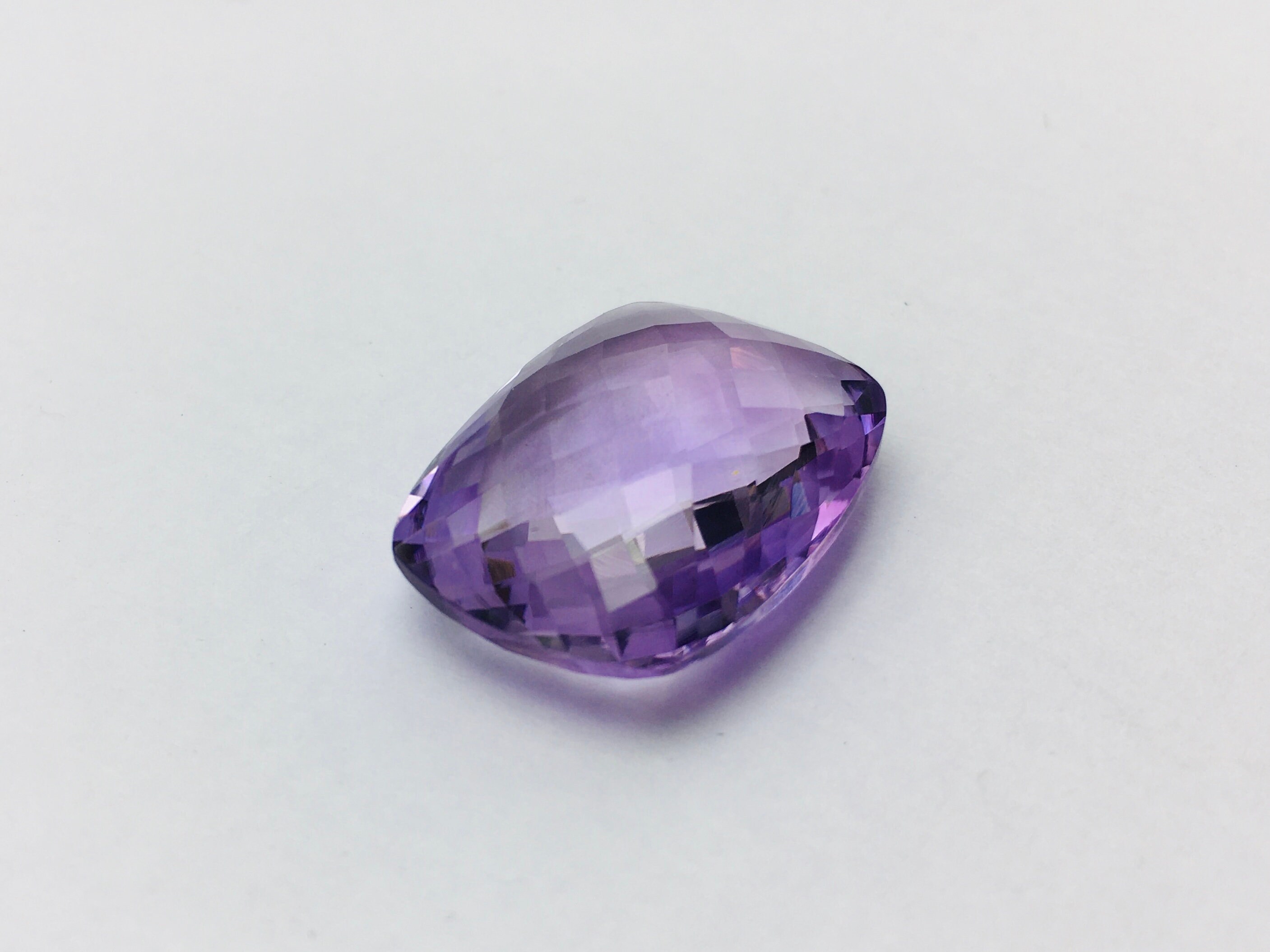 Amethyst Cut Stone/ Cushion Shape/ Width 18.15mm/ Length 24.15mm/ Height 8.00mm Approx/ 24.00