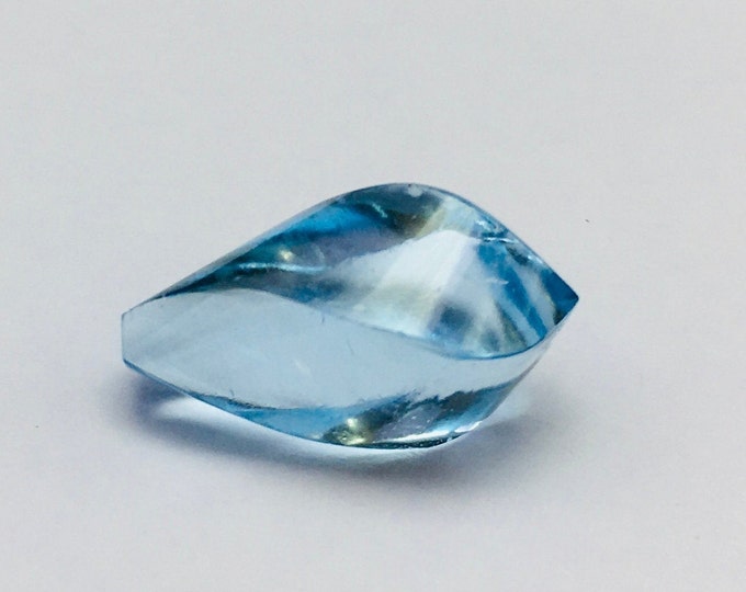 BLUE TOPAZ 8X17MM/Smooth twisted/Weight 11.35 carat/Fancy shape/Top quality blue topaz/Amazing quality/Unique cut & polished/Rare to find