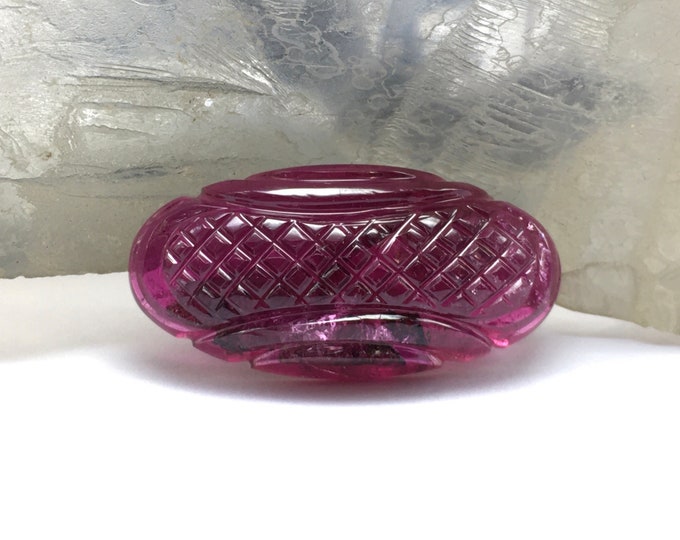 Natural Pink TOURMALINE/Oval/Width 13.58MM/Length 27.80MM/Height 8.00MM/26.15 Carats/Fancy carving/For designers/For goldsmiths/For jeweller