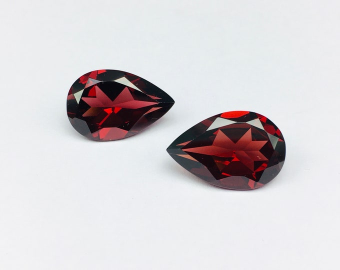 Natural RED GARNET/Pear shape/Faceted cut/Width 10MM/Length 15MM/Height 5.50MM/Weight 12.25 carat/Beautiful open color Garnet pair earring