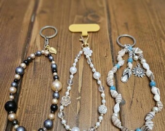 Beaded phone wristlet