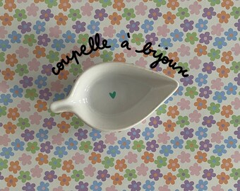 Upcycled porcelain heart & flowers