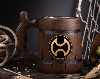 Jarra de madera personalizada de Final Fantasy Warrior, ideal como regalo de Navidad para tu mejor amigo gamer.