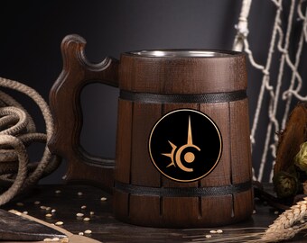 Jarra de madera personalizada de Mago Rojo de Final Fantasy, ideal como regalo de Navidad para tu mejor amigo gamer.