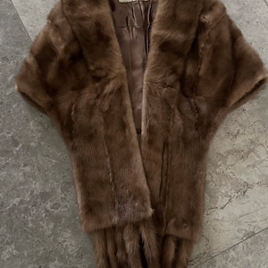 A perfect addition to your evening attire! Vintage fox Stole! Gorgeous condition