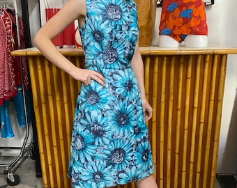 Vestido recto vintage años 60 con lazo