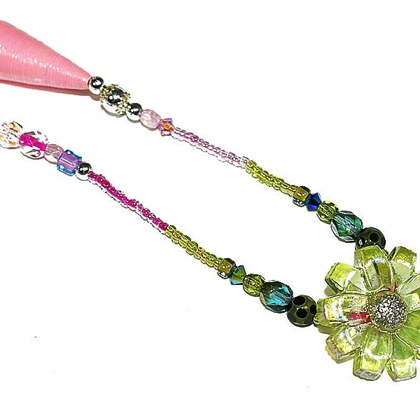 Acid woman necklace, in beads, in shades of pink and green, assortment of pearls, unique piece, handmade