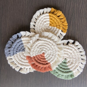 COASTERS Set of 2 Dual Toned Coasters Macramé Spiral Woven Boho Modern Decor Retro image 2