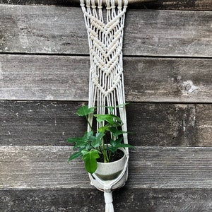 DIAMANT Plante de macramé de cintre mural faite à la main Planteur de plantes dintérieur Boho Scandi Milieu du siècle image 7