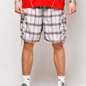 Vintage geruite zomershort heren wit veelkleurig | Zomerse boardshort voor rave | Kleurrijke vakantiekoffer | Maat L