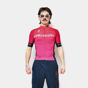 🔥 Cycling Specialized jersey in pink colour
Size - M