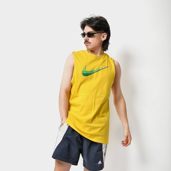 NIKE Swoosh Tanktop gelb | Sportliche ärmellose Hemdweste | Y2K 2000er 00er leichtes Herren-T-Shirt | Größe L