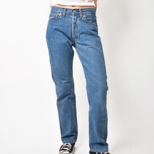 Vintage Levi&#39;s jeans women&#39;s | 90s mid blue washed jeans | Skater jeans for women | Size - W 29 L 32
