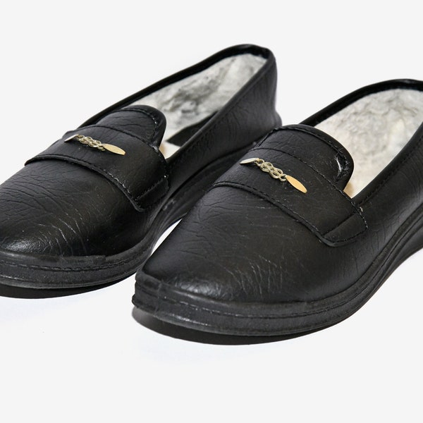 Vintage schwarze Leder Damen Loafers Mokassins | Retro lässige Damen niedrige Winter warm gepolsterte, isolierte bequeme Schuhe | Größe EUR 40 Damen