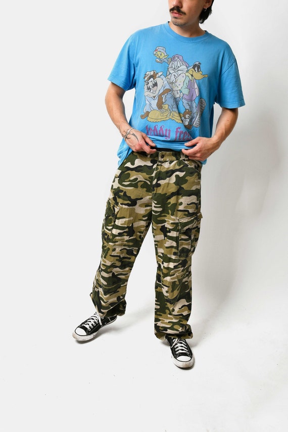 Vintage cargo pants camouflage patterned for men |